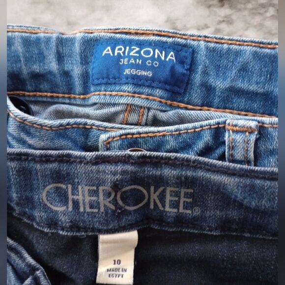 (Bundle) 4 Pair Bottoms 2 Jeans 2 Shorts Size 10 - Picture 16 of 16